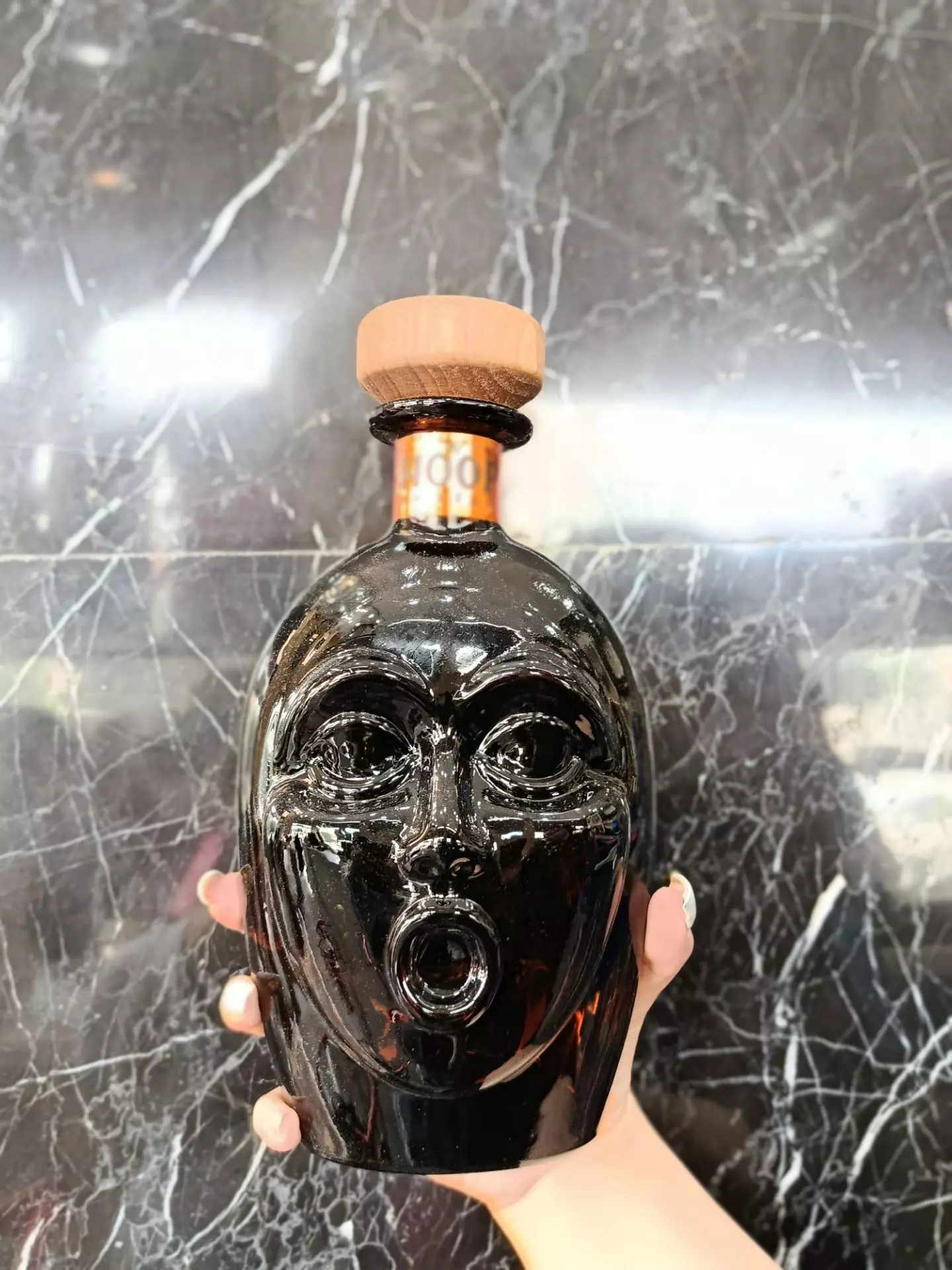 بطری هوپ گرند در چوبی طرح اسکلت